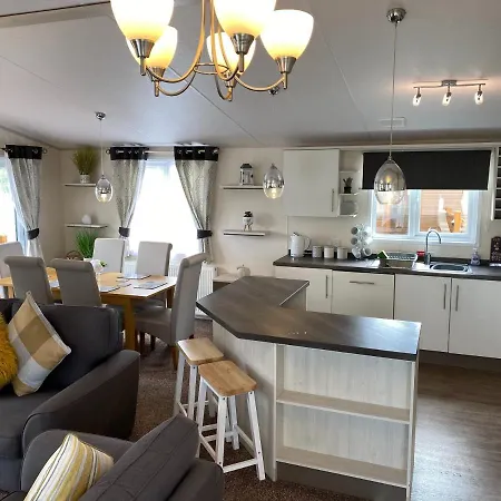 Indulgence Lakeside Lodge I2 With Hot Tub, Private Fishing Peg Situated At Tattershall Lakes Country Park Extérieur photo
