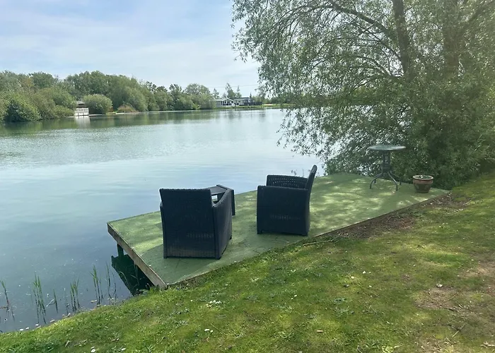 Indulgence Lakeside Lodge I2 With Hot Tub, Private Fishing Peg Situated At Tattershall Lakes Country Park