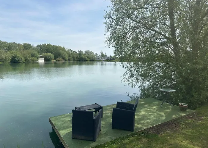 Indulgence Lakeside Lodge I2 With Hot Tub, Private Fishing Peg Situated At Tattershall Lakes Country Park