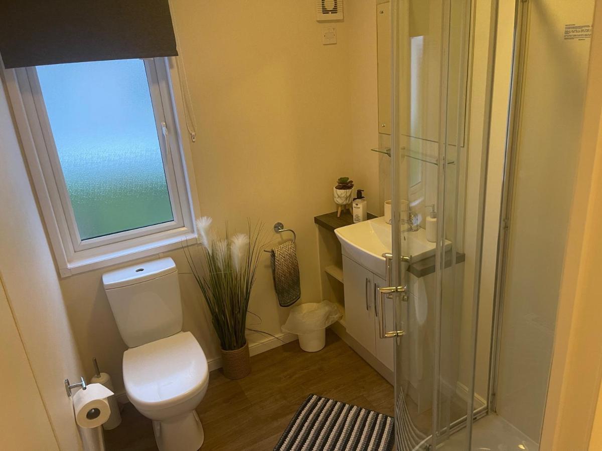 Holiday home Indulgence Lakeside Lodge: Hot Tub & Private Fishing At Lakes